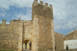 Portal del Castlà o de Barcelona 1