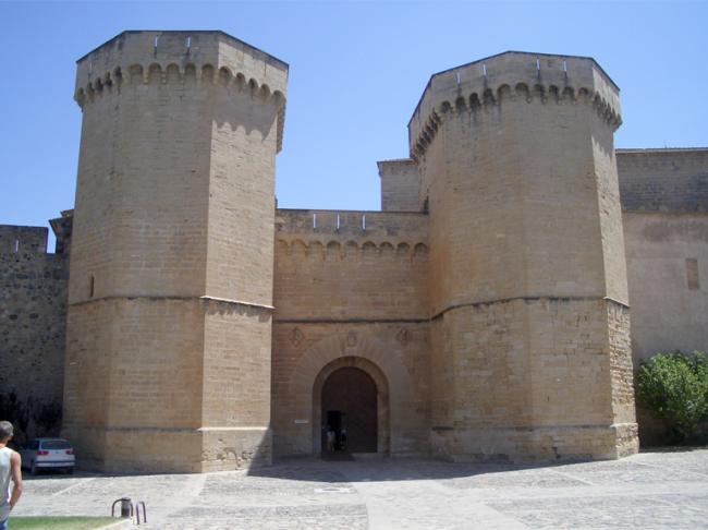 Porta Reial 1