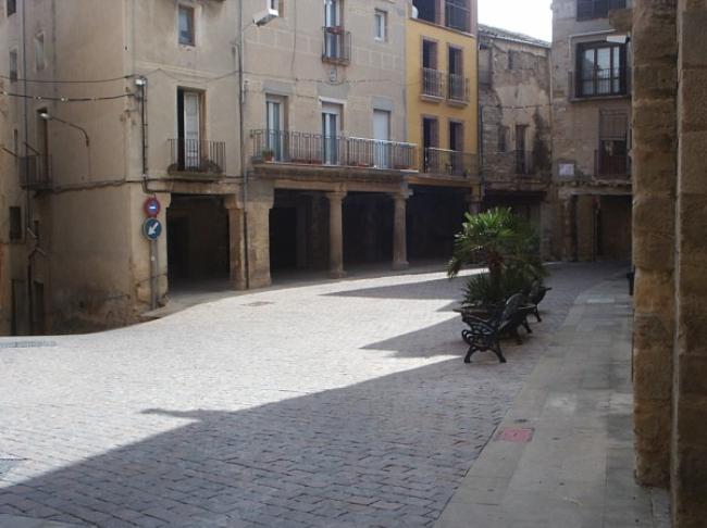 Antic cementiri - Plaça de l'església 1